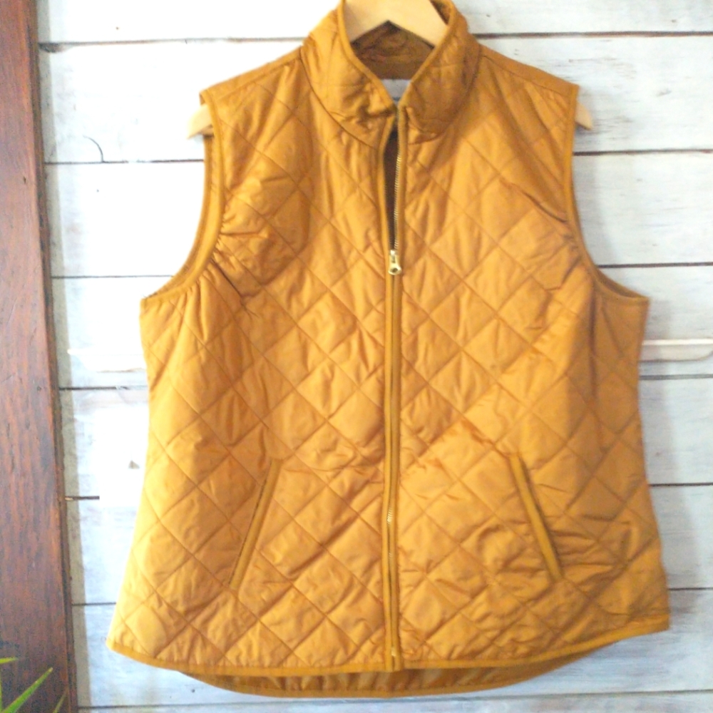 Old Navy Quilted Vest in Mustard Yellow